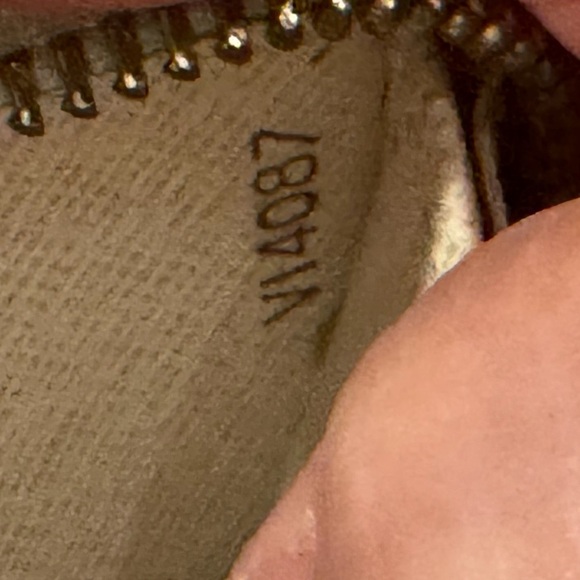 Louis Vuitton Damier Azur Zippy Wallet - Picture 13 of 13